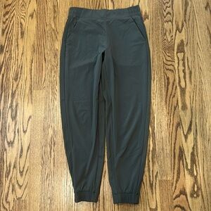 Athleta Brooklyn Legacy Mid Rise Jogger Women’s Size 6